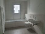 Außergewöhnliche 3 Zimmer - Neubauwohnung inkl. Einbauküche im Herzen von Bensheim - Bad mit Badewanne