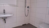 Moderne Familienwohnung mit 2 Bädern im Erstbezug - Kleines Badezimmer mit Dusche