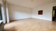Geräumige 3,5 Zimmerwohnung mit Süd-West-Balkon in Heppenheim - Wohn - Esszimmer mit Durchreiche